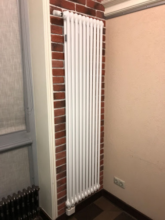 Радиатор стальной вертикальный Arbonia 2180/08 N69 твв 2-х трубчатый, нижняя подводка, встроенный вентиль RAL 9016 Радиатор стальной вертикальный Arbonia 2180/08 N69 твв 2-х трубчатый, нижняя подводка, встроенный вентиль RAL 9016